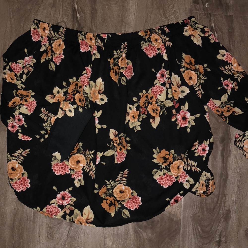 Off-Shoulder Flower Blouse